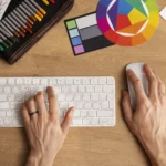 Designer gráfico em Salvador criando identidade visual e materiais de design profissional